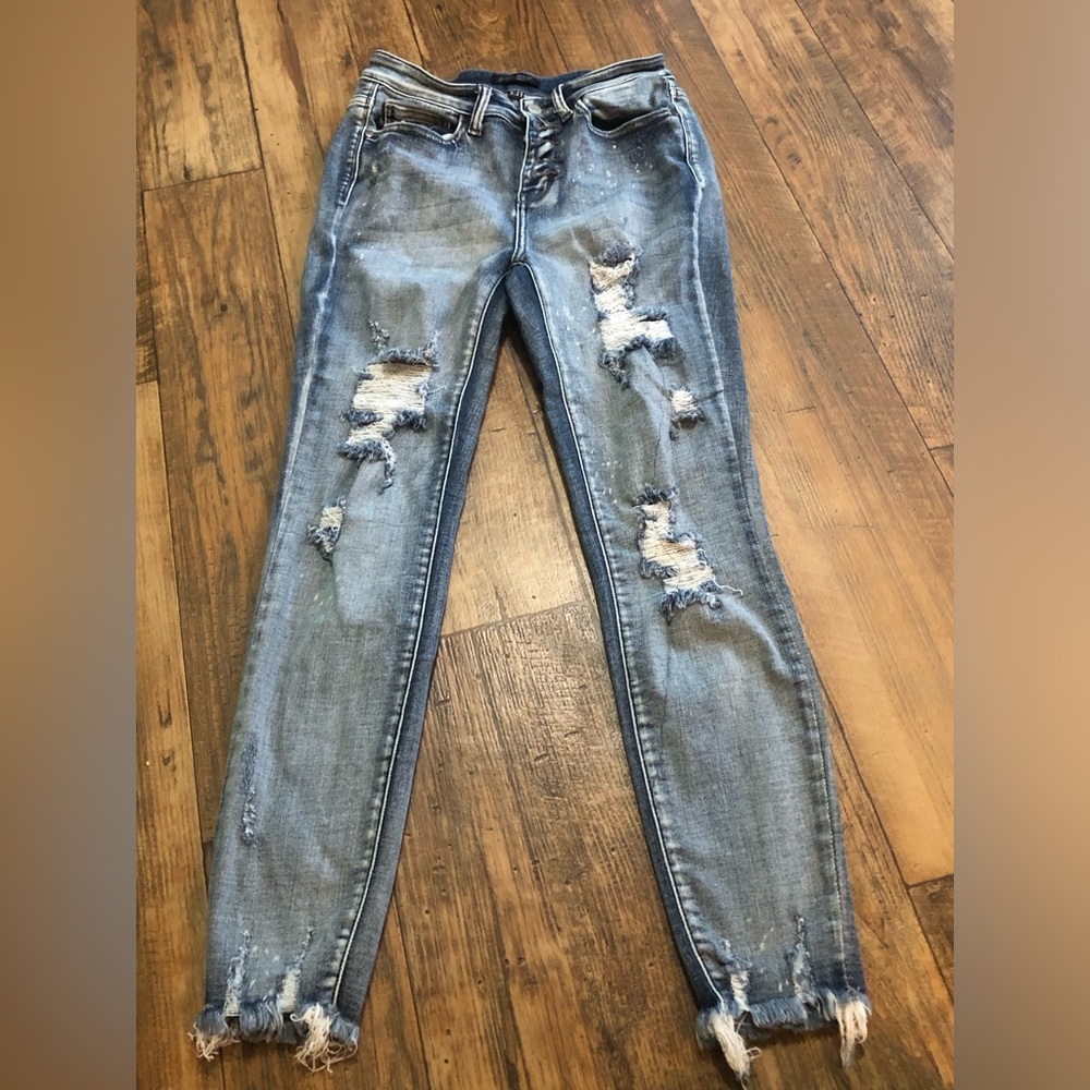 Judy Blue Skinny Fit Stretch Jeans 5/27 Distressed JB82311LT  With 25” Inseam